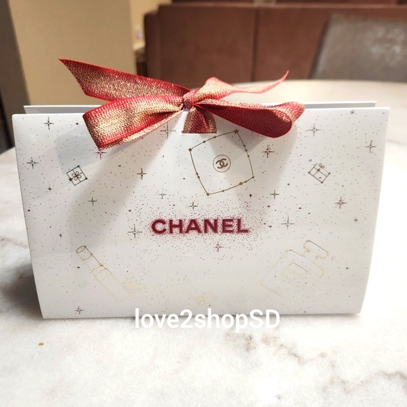 Chanel White Origami gift packaging attached red ribbon NEW - Picture 2 of 2